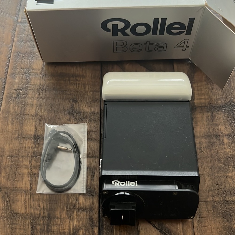 Rollei Beta 4 Automatic Electronic Flash Hotshoe Mount Swivel Head Vintage